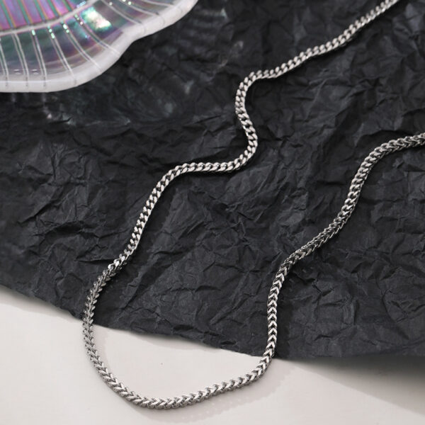 Titanium Steel French Retro Cuban Link Chain Versatile - Image 3
