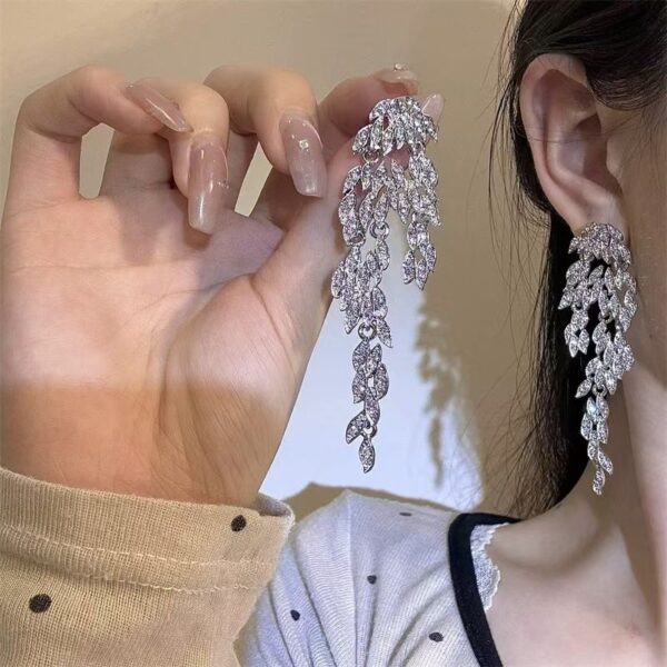 Autumn And Winter Light Luxury Leaves Tassel Long Earrings - Image 3