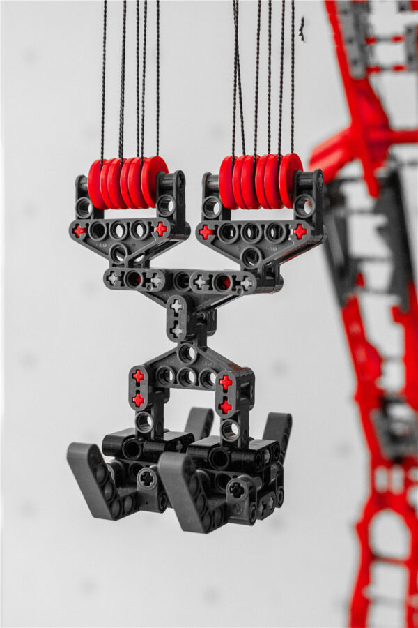 MOC-77733 PTC200 Ring Rail Crane Puzzle Toy - Image 3